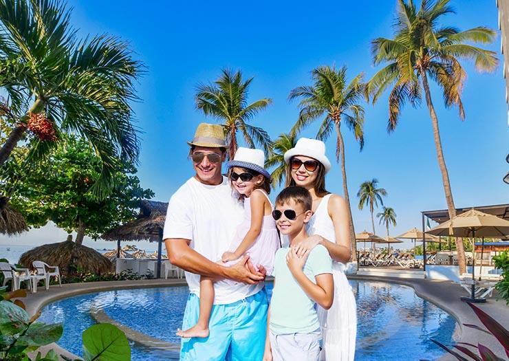 WINTER IS BETTER WHEN YOU TRAVEL! Krystal® Beach Acapulco WINTER IS BETTER WHEN YOU TRAVEL! Krystal® Beach Acapulco