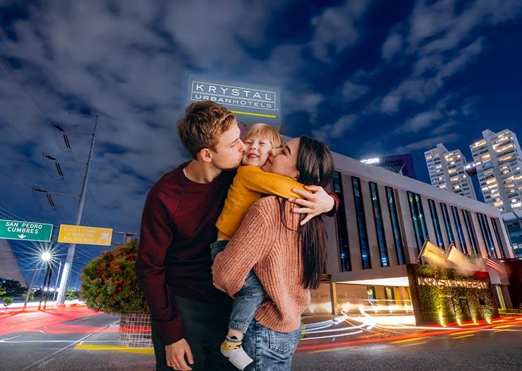 WINTER IS BETTER WHEN YOU TRAVEL! Krystal Urban® Monterrey WINTER IS BETTER WHEN YOU TRAVEL! Krystal Urban® Monterrey