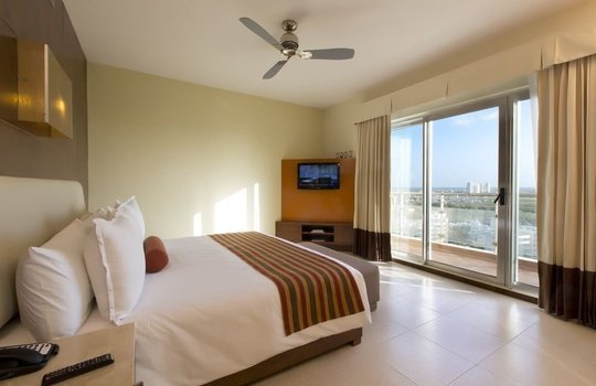 Standard Hotel Krystal Urban Cancún - 