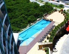 Piscina Hotel Krystal Urban Cancún - 