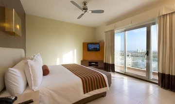 Quarto king standard Hotel Krystal Urban Cancún - 