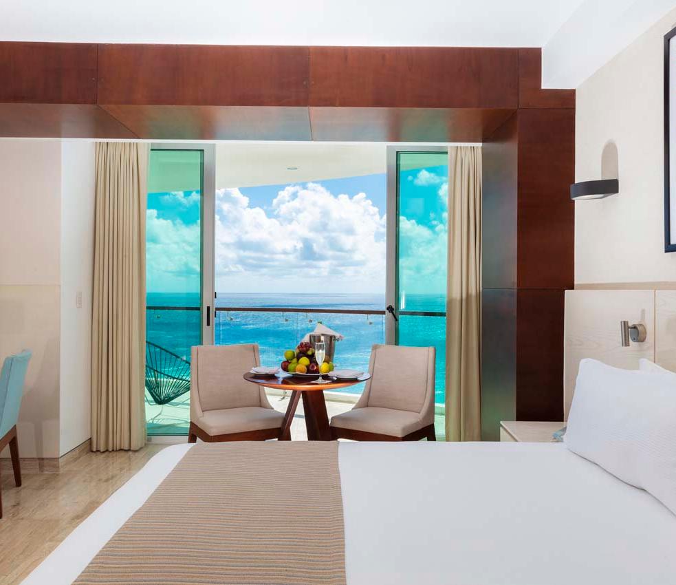 Krystal Grand® Cancún All Inclusive Krystal Grand® Cancún All Inclusive