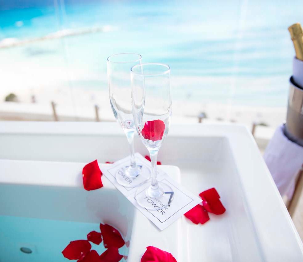 Krystal Grand® Cancún All Inclusive Krystal Grand® Cancún All Inclusive