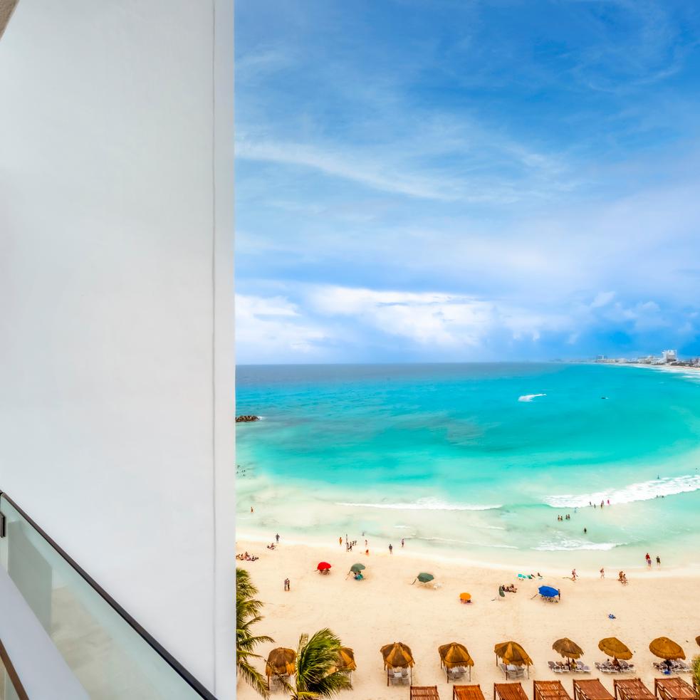 Krystal Grand® Cancún All Inclusive Krystal Grand® Cancún All Inclusive