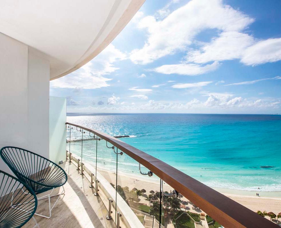 Krystal Grand® Cancún All Inclusive Krystal Grand® Cancún All Inclusive